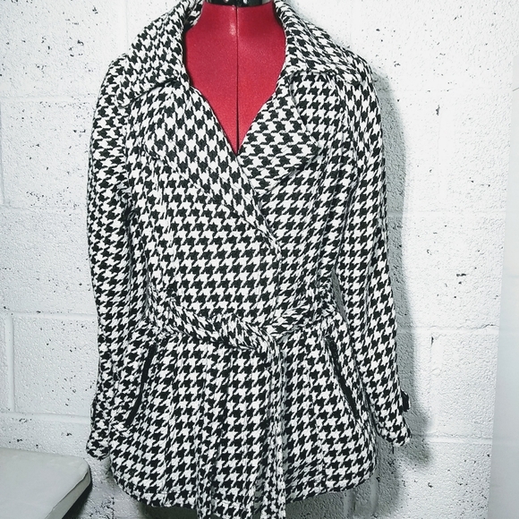 JouJou Medium Houndstooth Peplum Peacoat Jacket